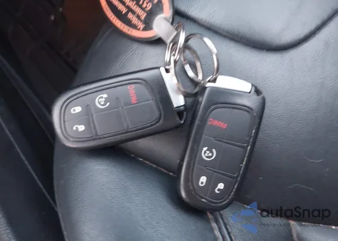 2016 Jeep Cherokee Limited из США, поврежденный, VIN 1C4PJMDB3GW261483